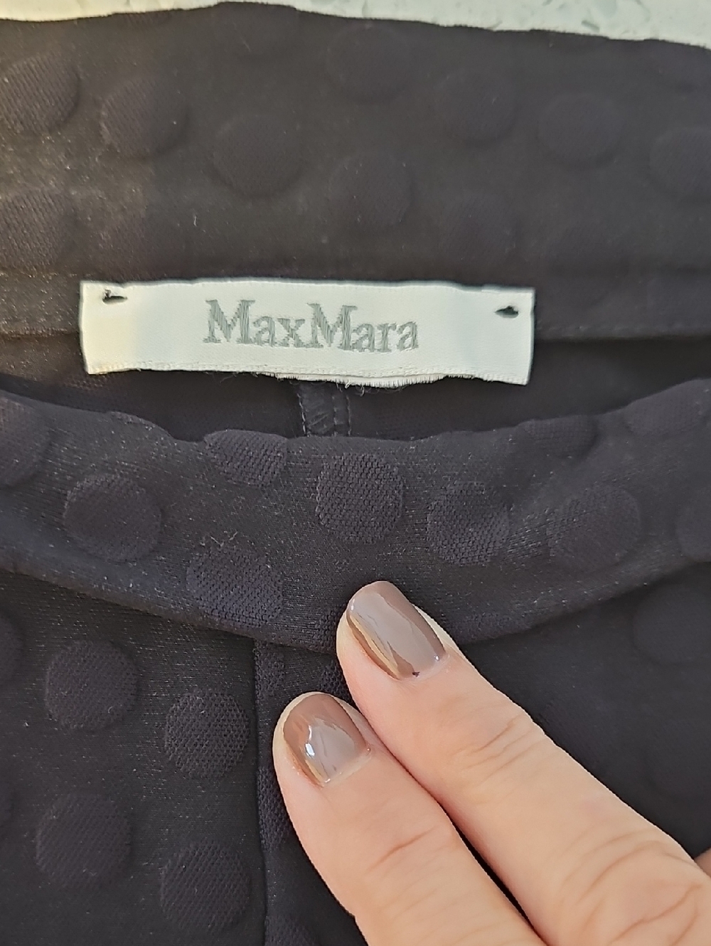 MaxMara Super Cool Black Textured Pants with Subtle Dot Pattern. Size 4